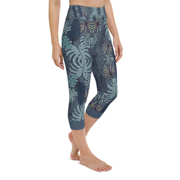 Super Soft Blue Sapphire Travel Yoga Capri leggingsLeggings